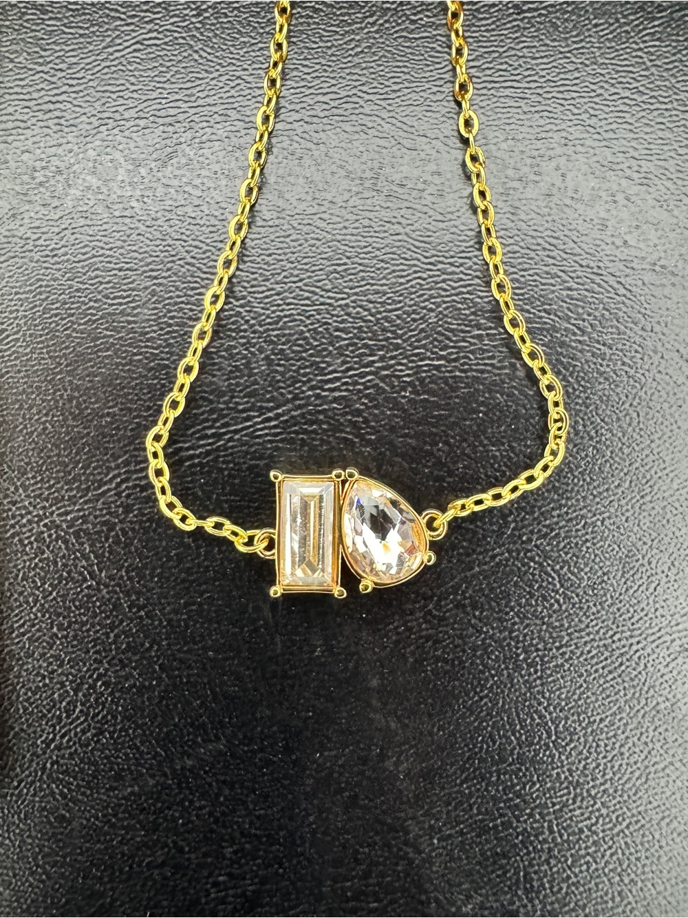 BRAND NEW- Slide Jewel Necklace w/ carry case